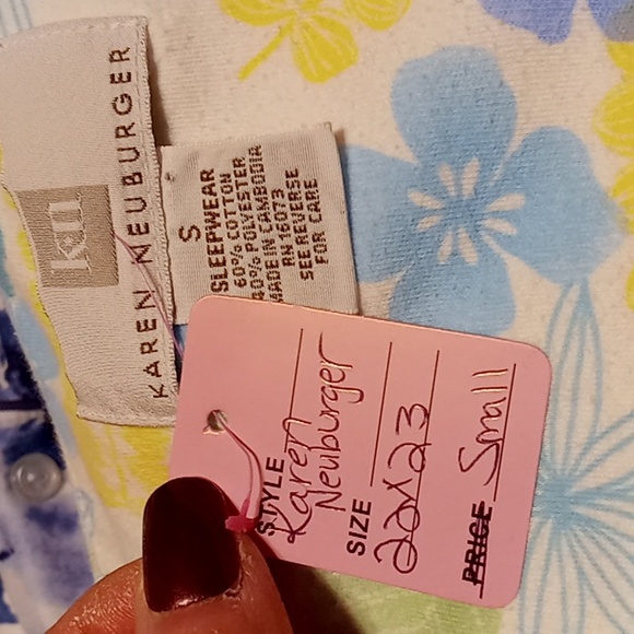 Cute Karen Neuburger small Feminine Short Sleeve top With Matching Capris - Picture 8 of 10